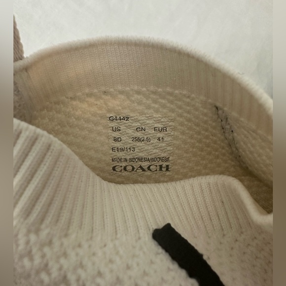 COACH- C243 One Strap Runner - Picture 6 of 9